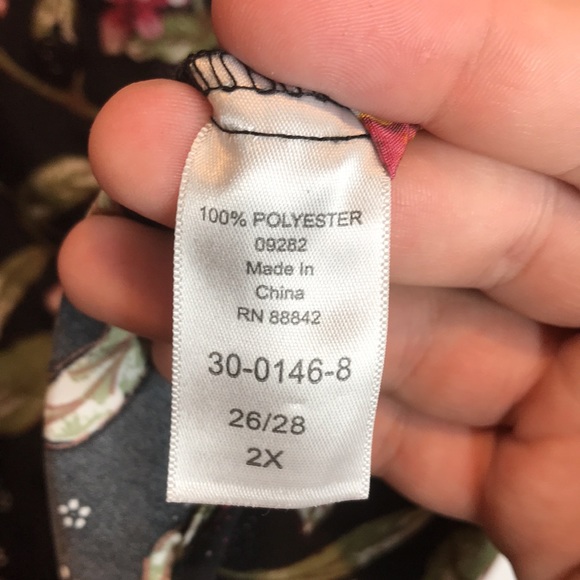 Only Necessities Black Floral Top 2X PLUS SIZE - Picture 6 of 7